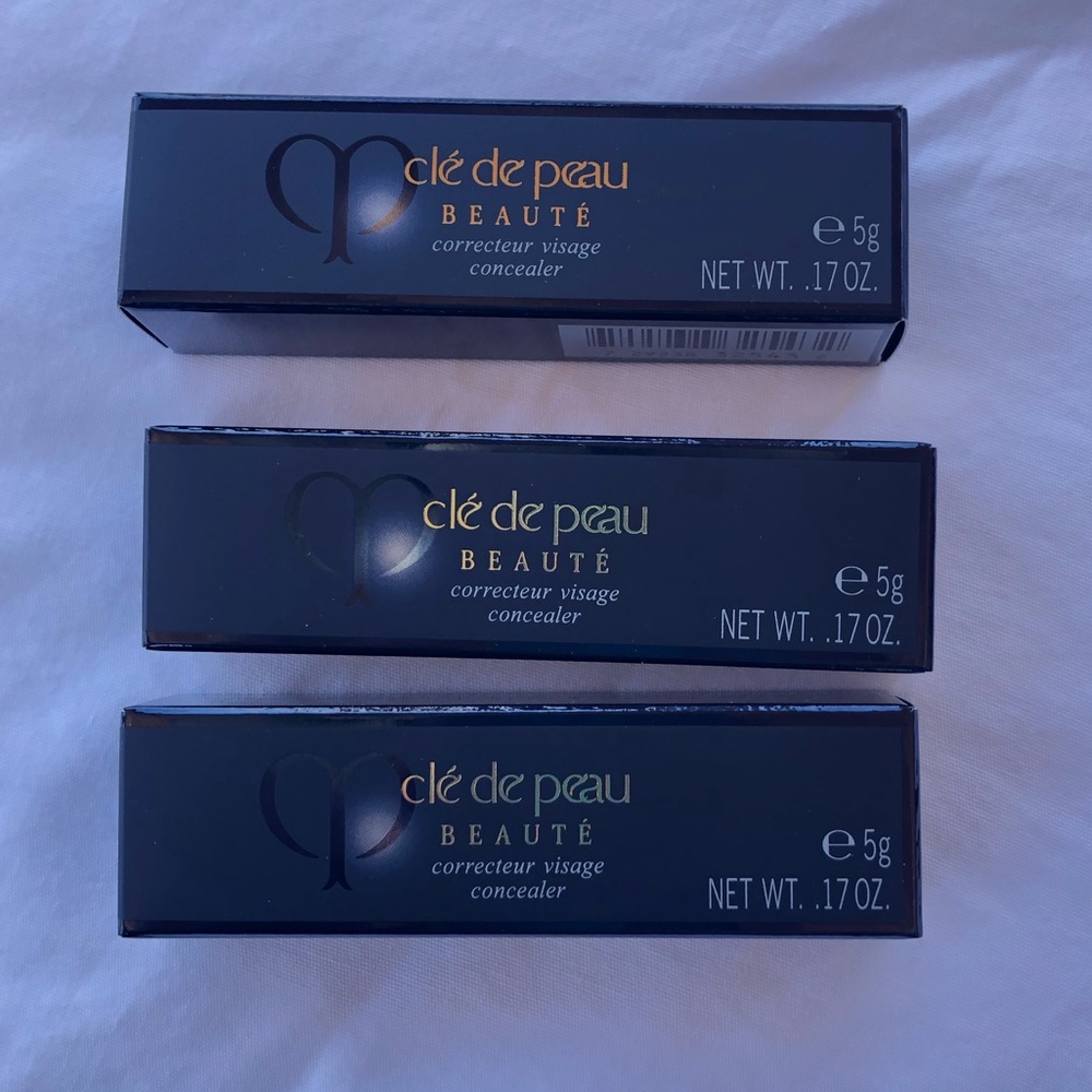 cle de peau Beaute Concealer, Beige - Picture 3 of 7